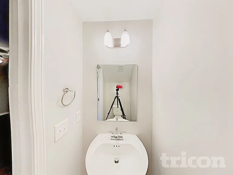 209 Ashmere Ct — Photo 23