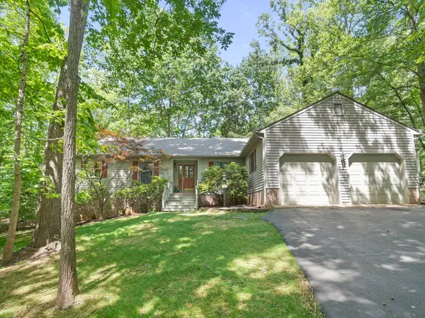 2 Whippoorwill Ln, Palmyra, VA 22963