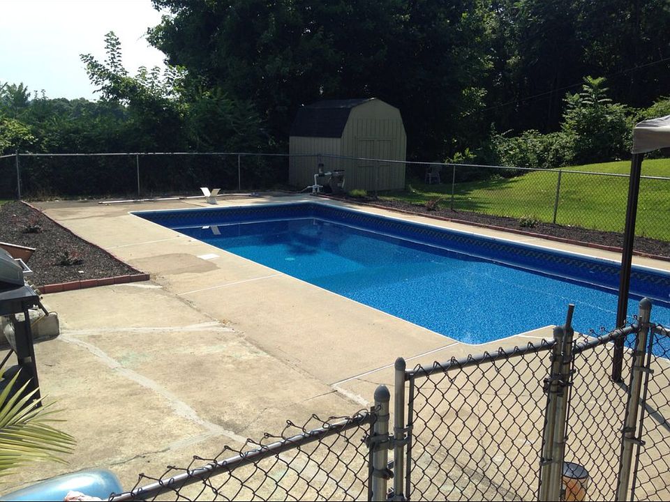 1st image of 3 Bixby Ln