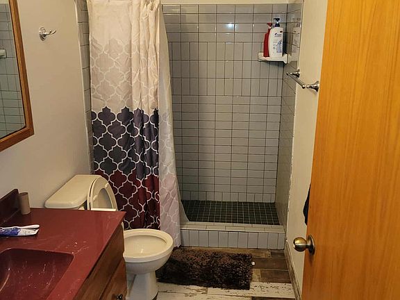 2nd image of 621 Rose St #625