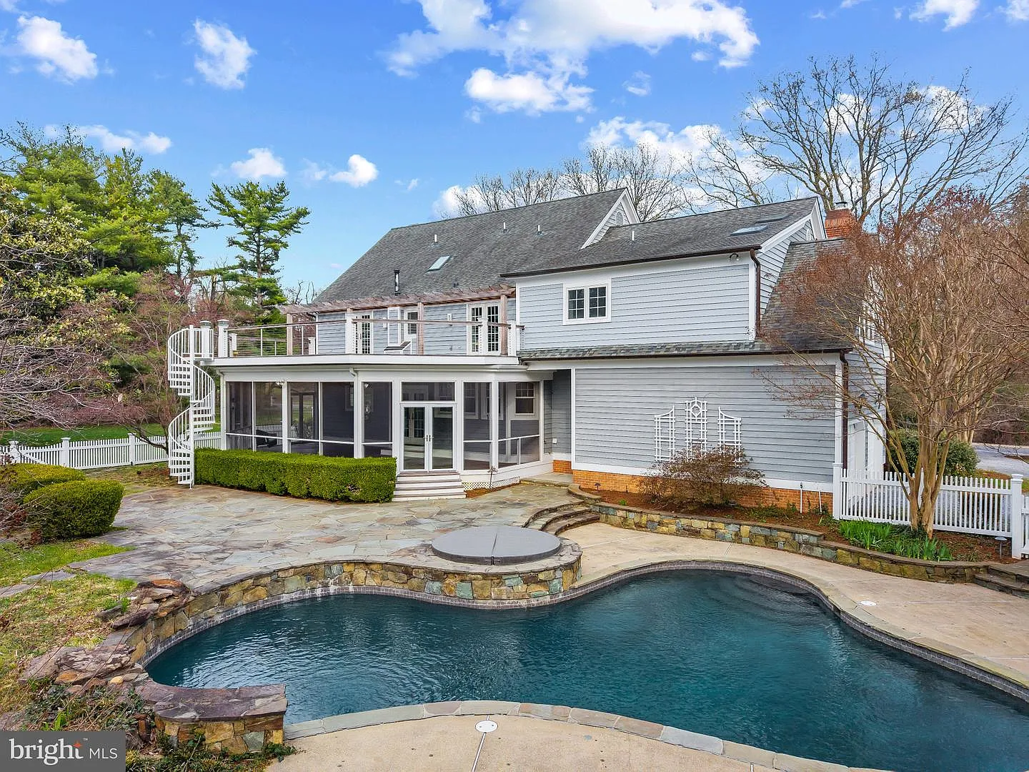 182 Wroxeter Dr photo 1