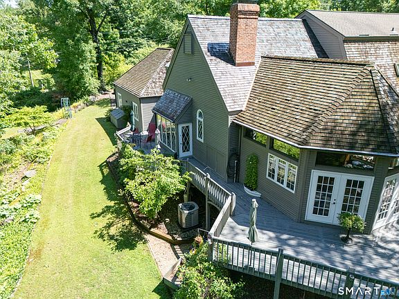3rd image of 82 Taunton Hill Road