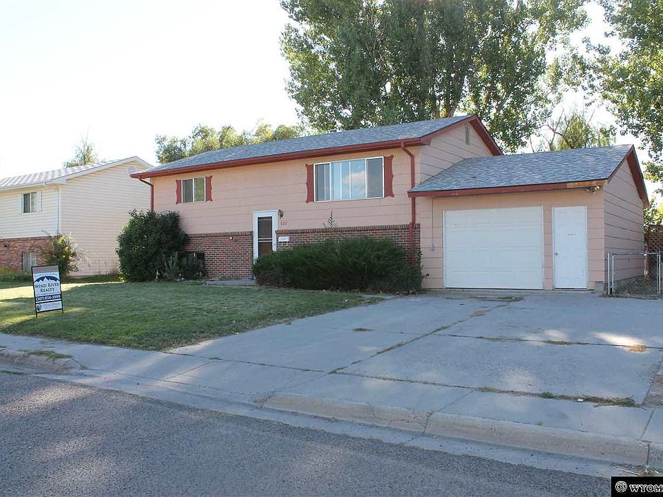1st image of 922 Eastview Dr