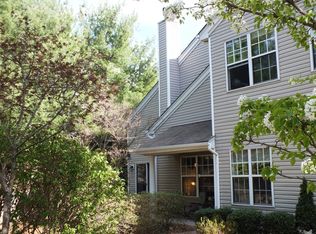 4 Four Oaks Dr, Bedminster, NJ 07921