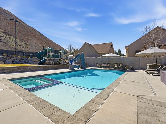 5th image of 714 E Draper Heights Way