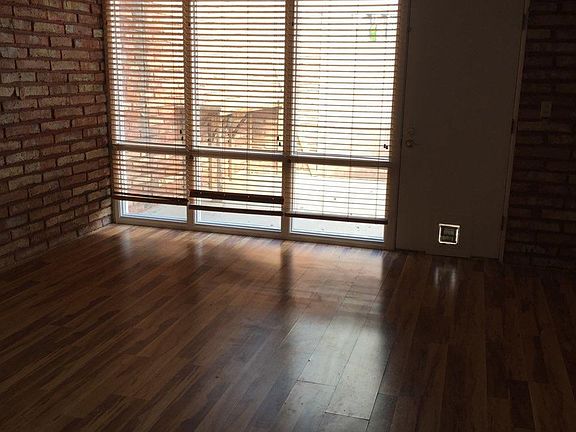 5th image of 903 E 6th Pl