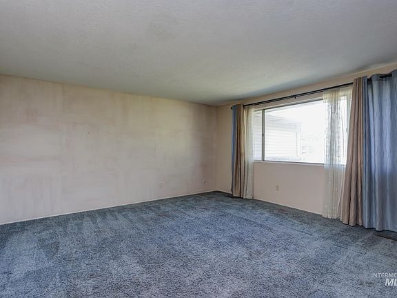 5th image of 3702 N Cole Rd
