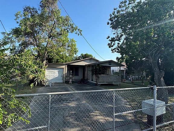 2nd image of 701 Mendez St