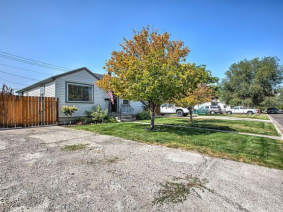 3rd image of 155 Van Buren St