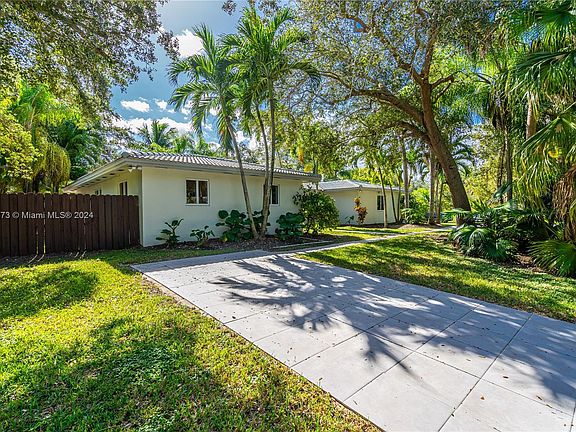5th image of 7460 SW 164th St