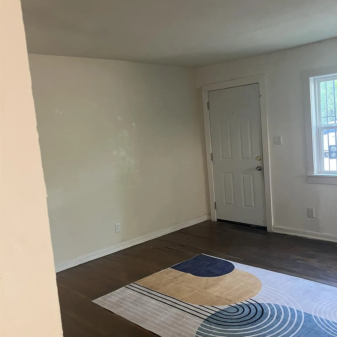 2 bed, 1.0 bath, 500 sqft, $985 — Photo 2