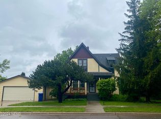 408 1st Ave SE, Watertown, SD 57201