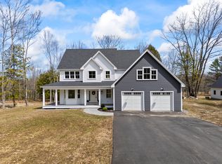 26 County Xing, Brunswick, ME 04011