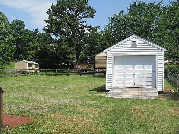 4th image of 6304 Banshire Dr