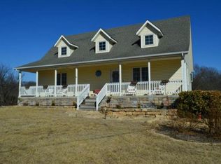 15240 206th St, Tonganoxie, KS 66086