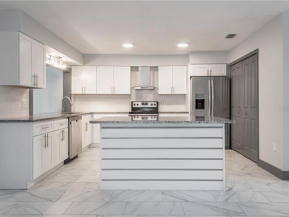 5th image of 17529 Satsuma Cir