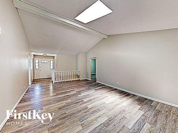 5th image of 5252 Edgemere Dr
