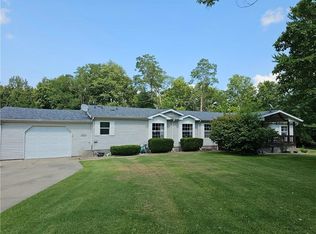 10610 N 10th St, Casey, IL 62420
