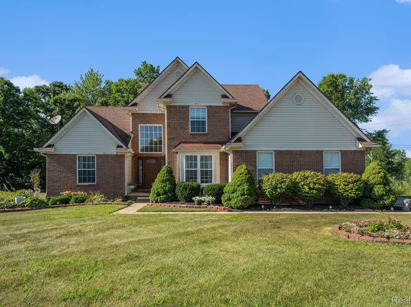 38060 Clydesdale Dr, Romulus, MI 48174