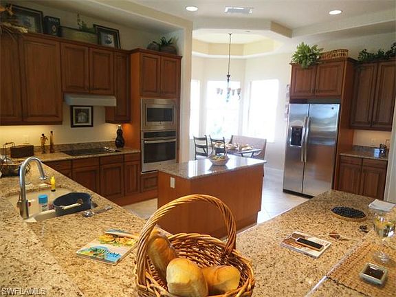 4th image of 546 Avellino Isles Cir APT 11302