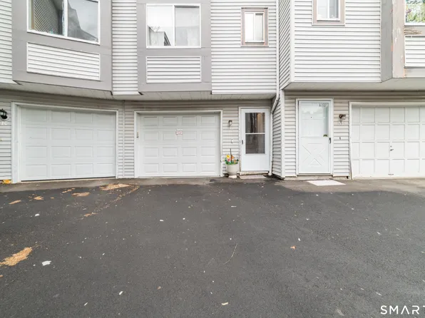 35 Pearl Lake Road #L, Waterbury, CT 06706