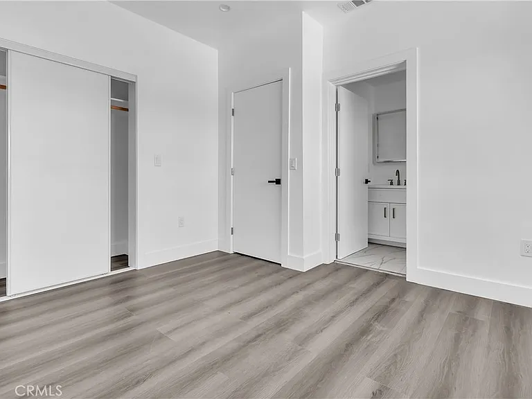 1571 Ricardo — Photo 8