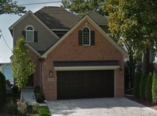 1254 E Lake Dr, Novi, MI