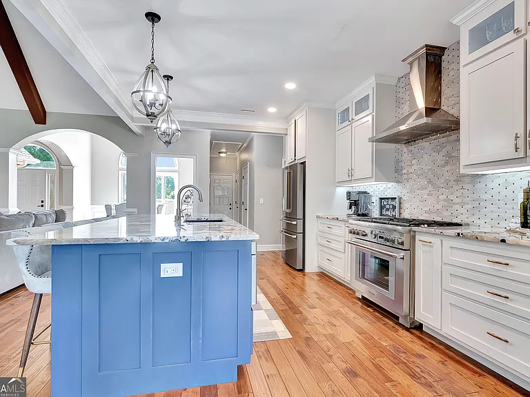 140 Lake Park Ct — Photo 22