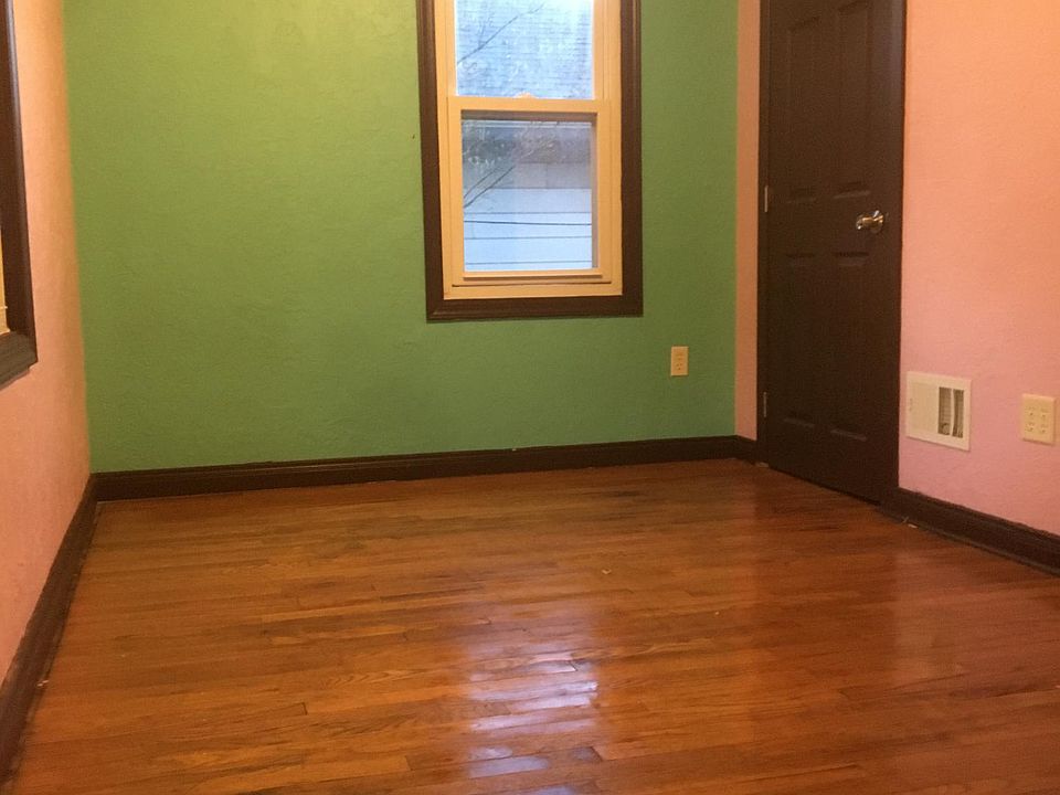 2nd image of 840 Stambaugh Ave
