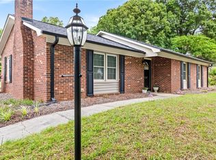 2542 Wood Valley Rd, Winston Salem, NC 27106