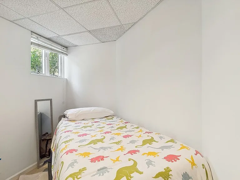 323 Marine Blvd — Photo 23