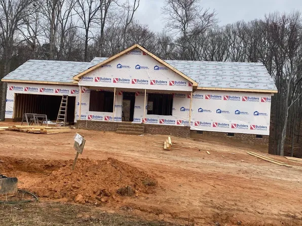 221 Destiny Dr, Gray Court, SC 29645