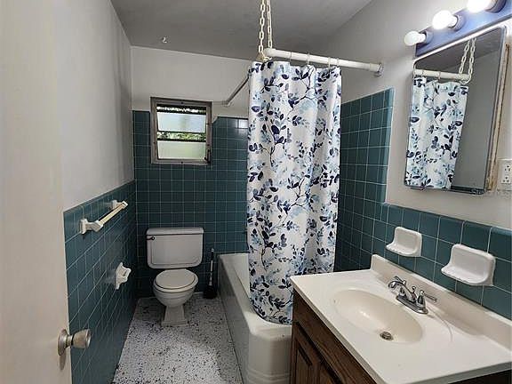 3rd image of 1339 NW 25th Ter