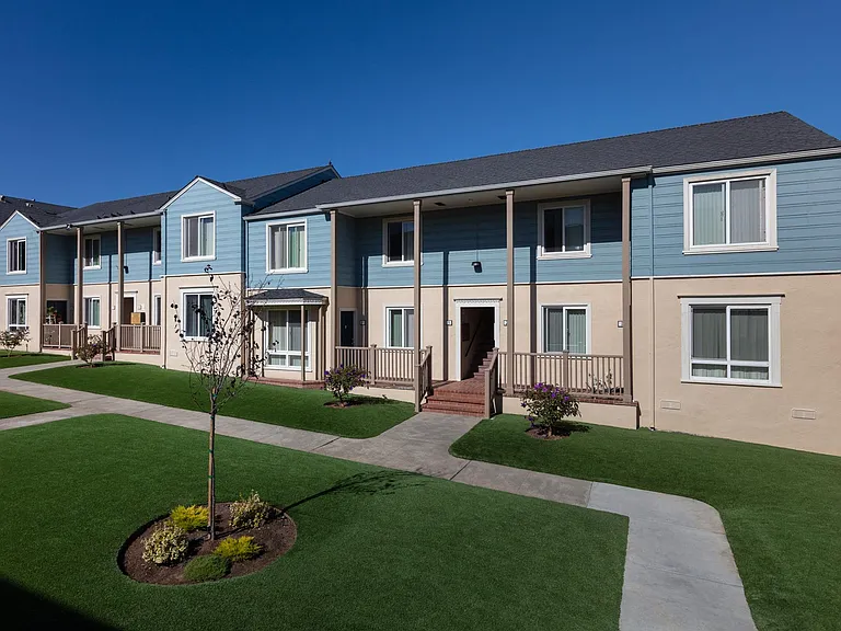 Westlake Apartments — Photo 17