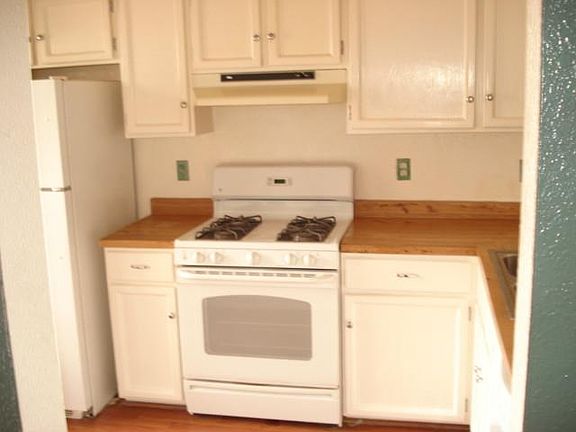 4th image of 3433 Hickman St #A