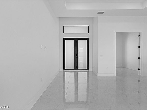 5th image of 852 NE 6th Place Cpe