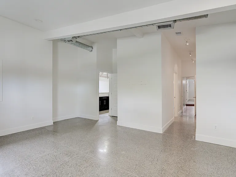 1300 Batavia Ave #2 — Photo 27