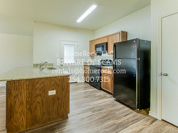 5th image of 807 Eastland Dr #A