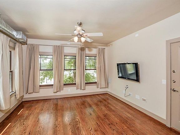 4th image of 4009 Greeley St APT 4
