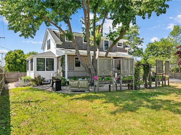 76 Van Zandt Ave, Newport, RI 02840