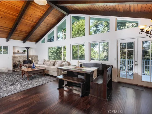 899 Nesthorn Dr, Crestline, CA 92325