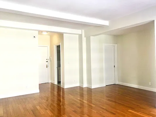 Rented by Stonehenge NYC LLC | media 13