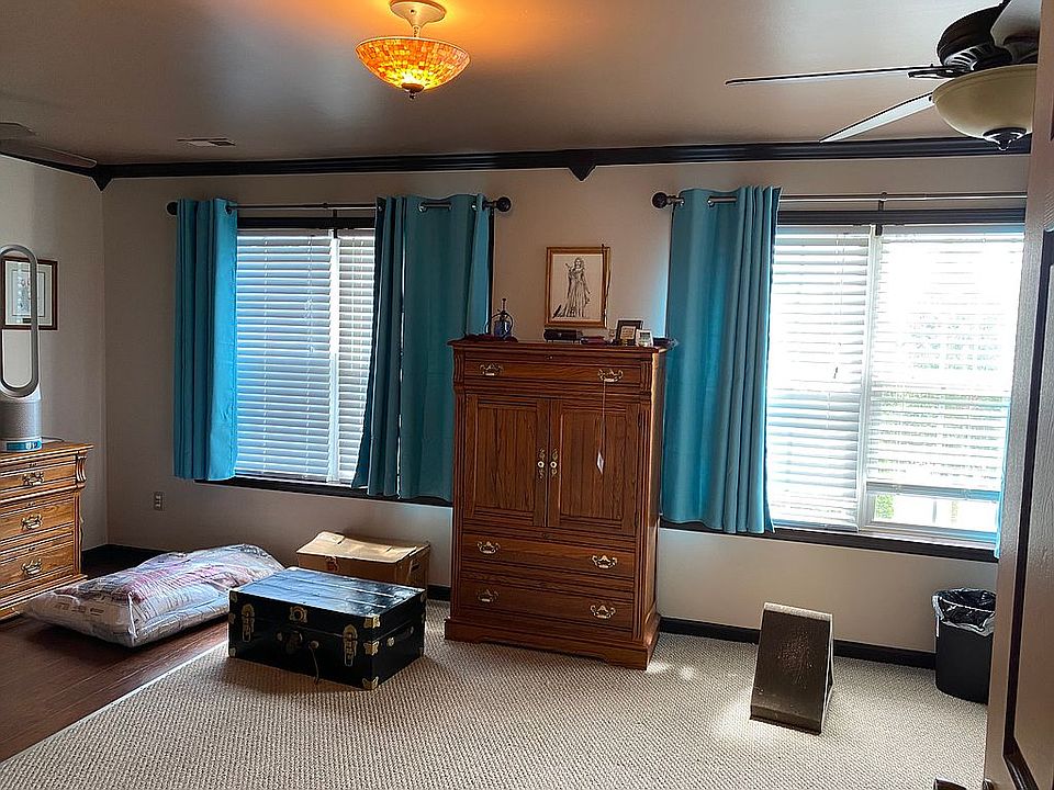 1st image of 425 Quincy Ave