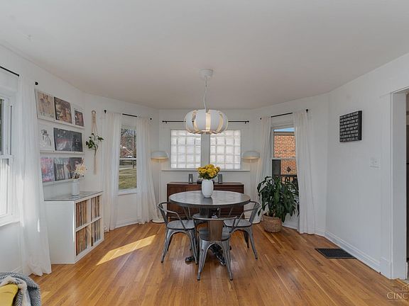 5th image of 5800 Woodmont Ave