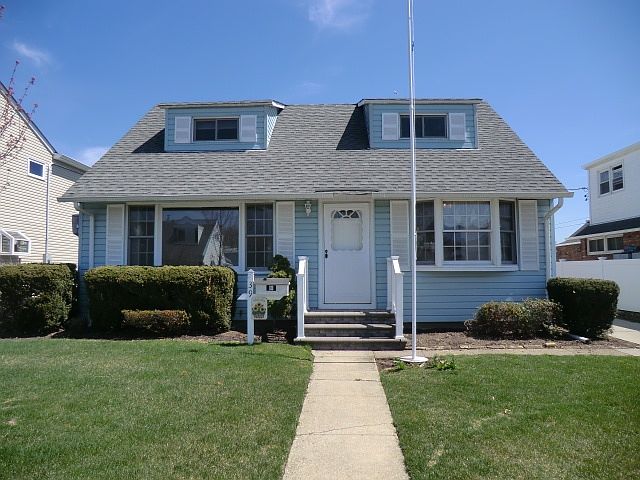 1st image of 39 Crescent St
