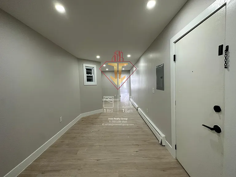 594 Westside Ave #4 — Photo 6