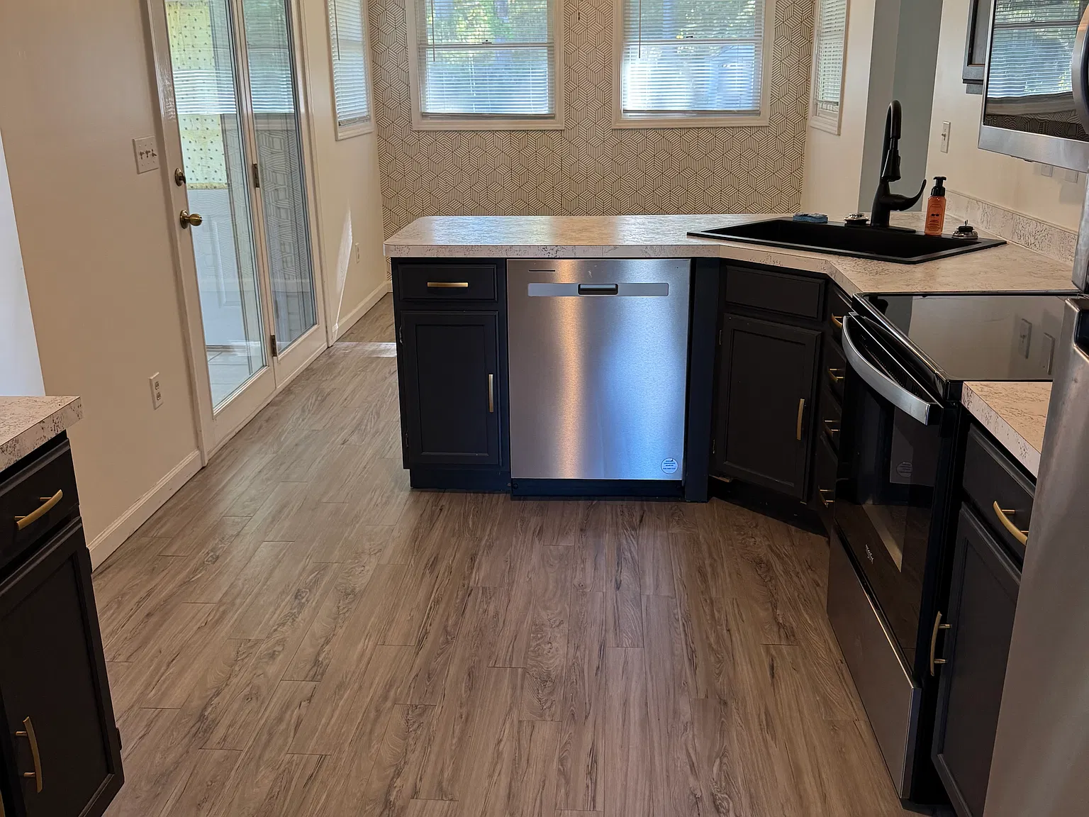 3 bed, 1364 sqft, $1,850 — Photo 3
