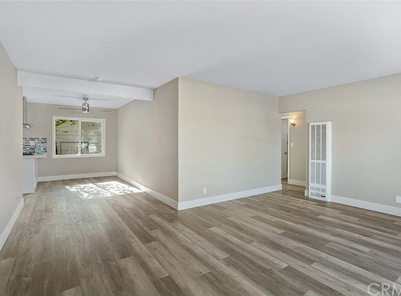 5th image of 917 W Olive St