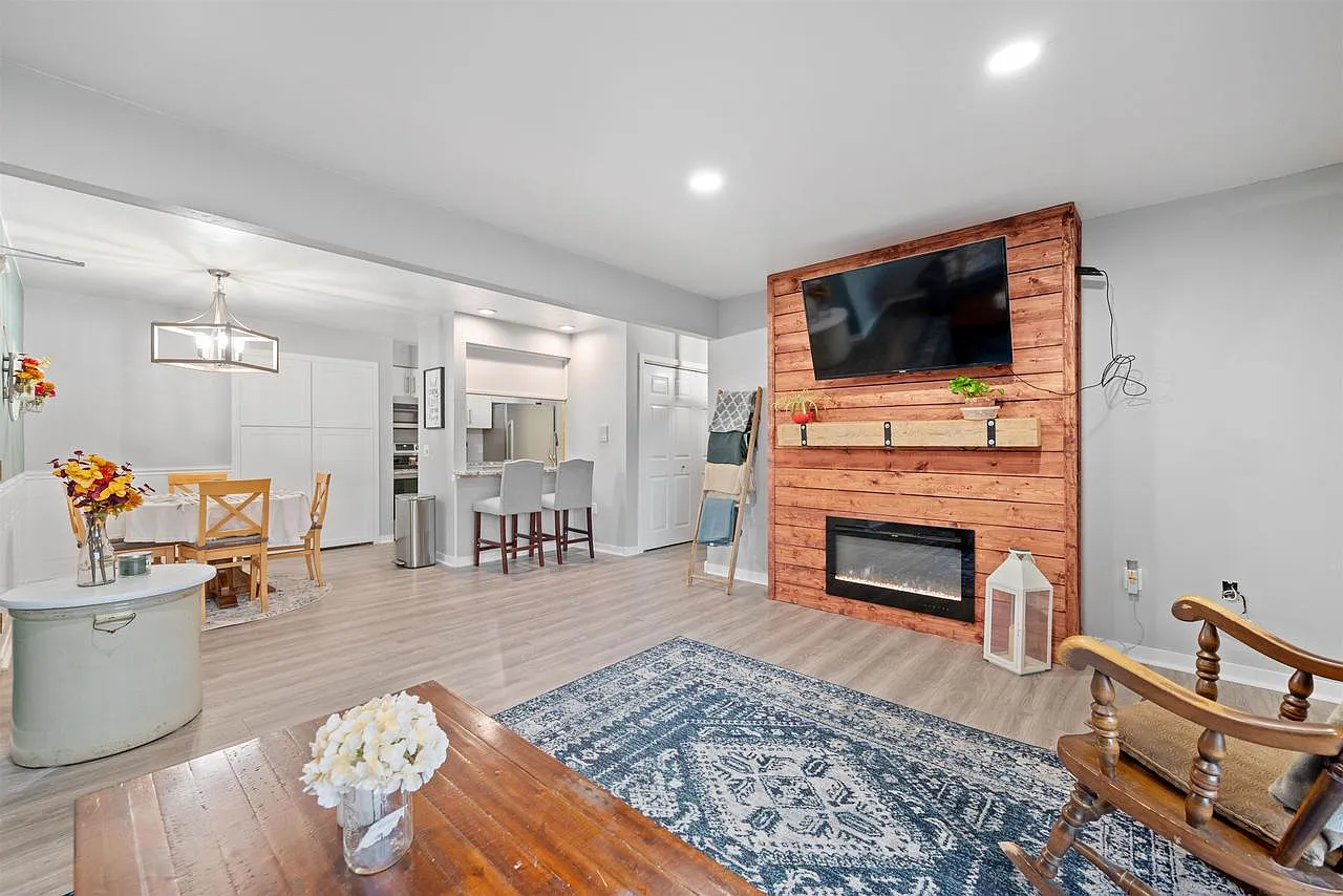 925 Park Street #101 photo 1