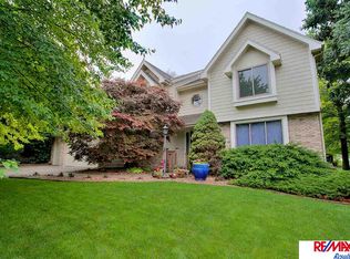 427 S 158th Ave, Omaha, NE 68118